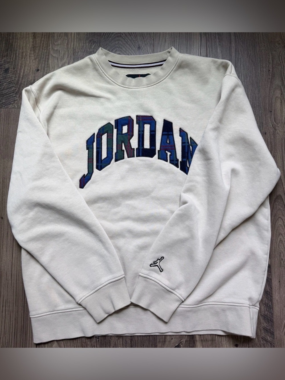 Jordan Essential Holiday Fleece  Sweatshirt Men’s Large Tan Rattan DV1574-206